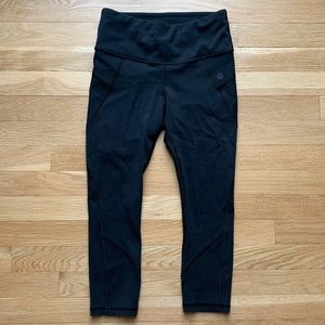 ATHLETA Black Lazer Cut Train Capri XS